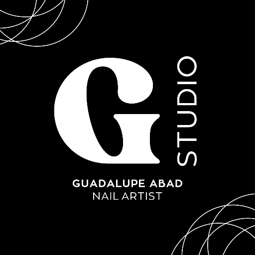 GUADA ABAD | NAIL ARTIST